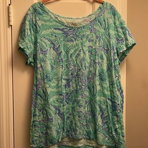 Vineyard vines size XL shirt